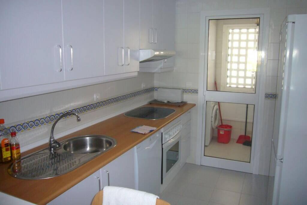 Apartamento En Playa Del Infante โรตา ภายนอก รูปภาพ